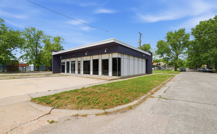 Pictures of Retail property located at 2630 E Central Ave, Wichita, KS 67214 for lease - image #1