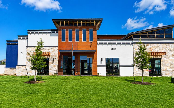 Pictures of Restaurant property located at 303 East Eldorado Parkway, Little Elm, TX 75068 for lease - image #1