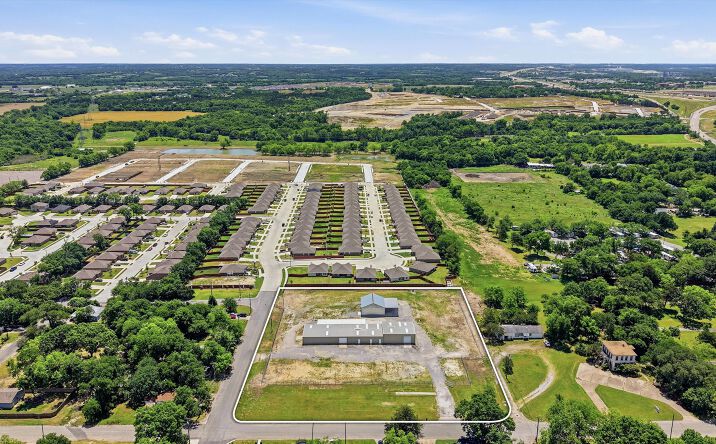Pictures of Industrial property located at 224 E Cottage Street, Sherman, TX 75090-8900 for lease - image #1