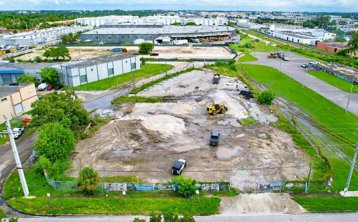 Pictures of Land property located at 1171 SE 10TH COURT, Hialeah, FL 33010 for lease - image #1