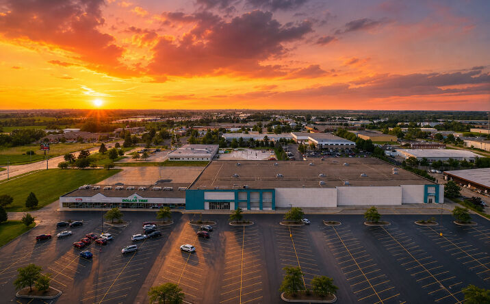 Pictures of Retail, Office, Restaurant property located at 2323 W PIONEER PKWY, PEORIA, IL 61615-1833 for lease - image #1