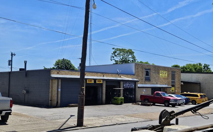 Pictures of Special Purpose, Office, Restaurant property located at 930 3rd Avenue South, Nashville, TN 37210 for lease - image #1