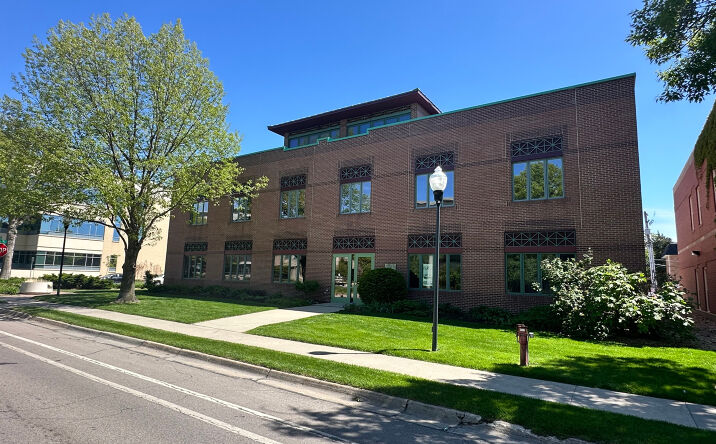 Pictures of Office property located at 1045 Lincoln Mall, Unit 1, Lincoln, NE 68508 for lease - image #1