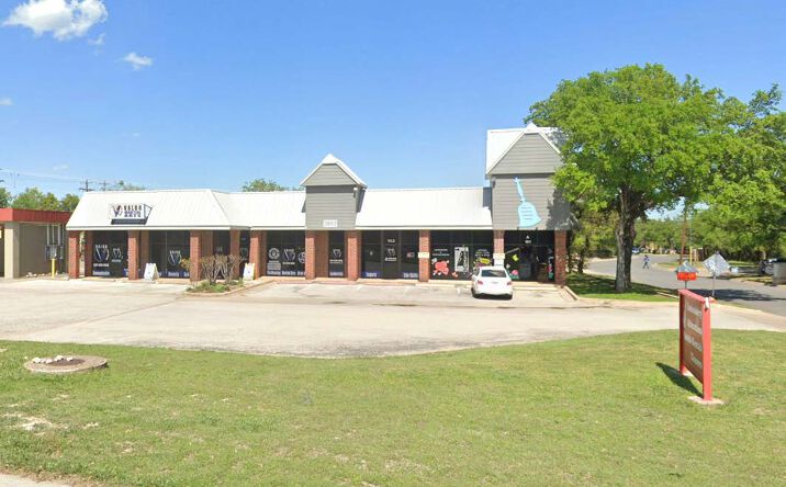 Pictures of Retail property located at 3803 Williams Drive Suite 102, Georgetown, TX 78628 for lease - image #1