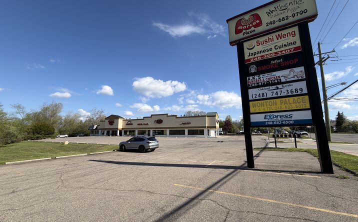 Pictures of Retail, Office, Restaurant property located at 5500 COOLEY LAKE RD, WATERFORD, MI 48327 for lease - image #1