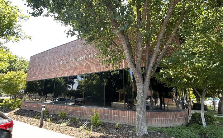 Pictures of Office property located at 7433 North First Street, Fresno, CA 93720 for lease - image #1
