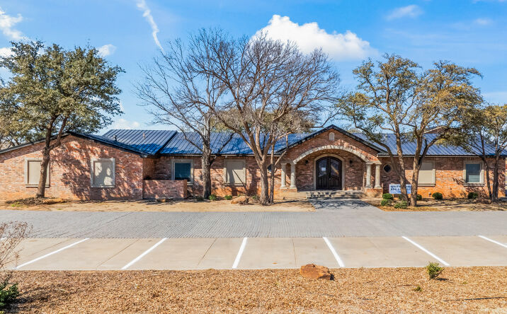 Pictures of Office property located at 1120 W Loop 289, Lubbock, TX 79416 for lease - image #1