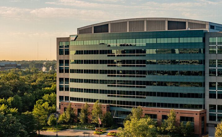 Pictures of Office property located at 3010 Highland Parkway, Downers Grove, IL 60515 for lease - image #1