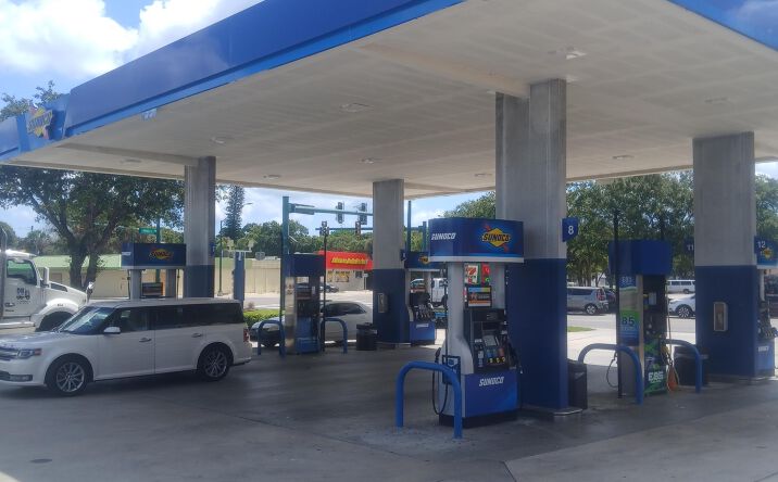 Pictures of Retail, Restaurant property located at 2501 Orange Avenue, Fort Pierce, FL 34947 for lease - image #1