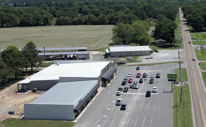 Pictures of Office, Retail, Restaurant, Industrial property located at 1126 W Church Street, Alamo, TN 38001 for lease - image #1