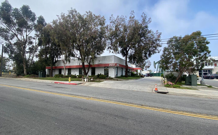Pictures of Office property located at 2651 Walnut Ave, Signal Hill, CA 90755 for lease - image #1