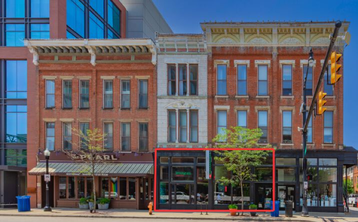 Pictures of Restaurant property located at 641 North High Street, Columbus, OH 43215 for lease - image #1