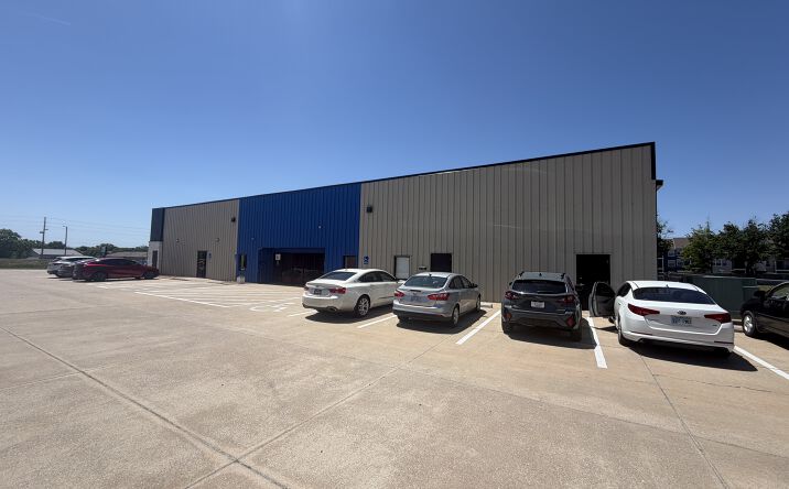 Pictures of Office property located at 7370 East 37th Street North, Wichita, KS 67226 for lease - image #1