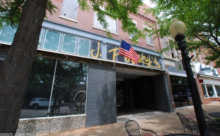 Pictures of Special Purpose property located at 215 E HIGH STREET, Jefferson City, MO 65101 for lease - image #1