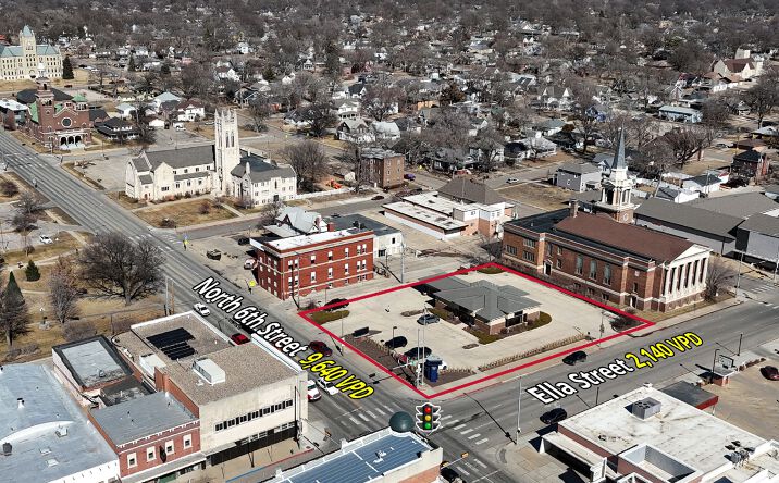 Pictures of Retail property located at 200 N 6th St, Beatrice, NE 68310 for lease - image #1