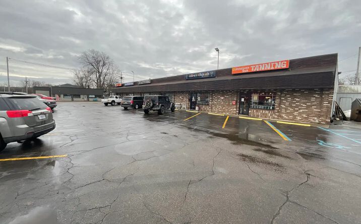 Pictures of Retail property located at 505 W Main St, Lowell, MI 49331 for lease - image #1