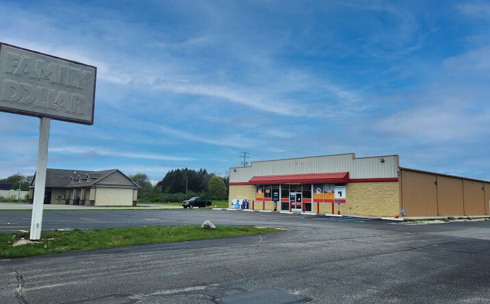 Pictures of Retail property located at 2646 9 Mile Road, Remus, MI 48340 for lease - image #1