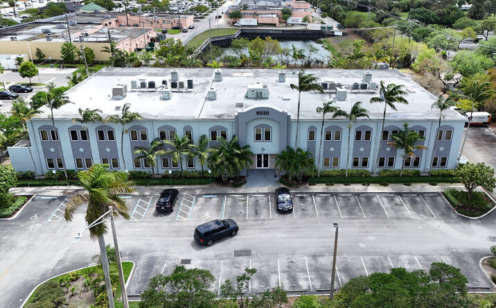 Pictures of Office property located at 6030 Hollywood Boulevard, Hollywood, FL 33024 for lease - image #1