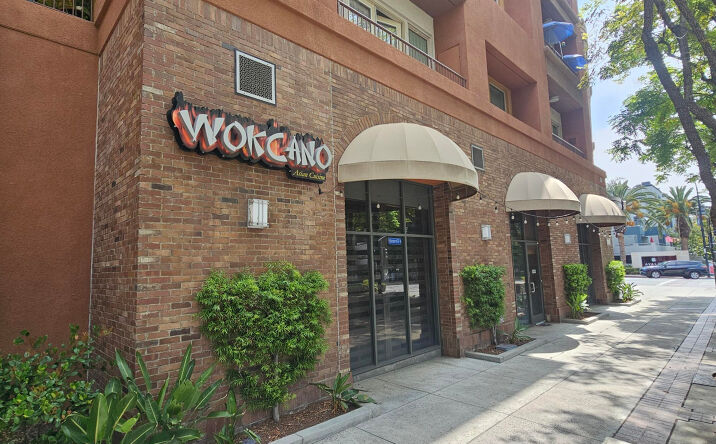 Pictures of Restaurant property located at 150 S San Fernando Blvd, Burbank, CA 91502 for lease - image #1