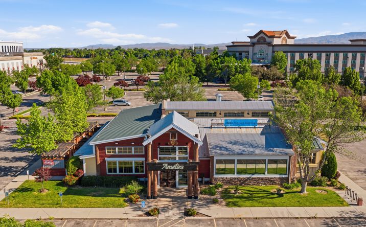 Pictures of Restaurant property located at 1749 S Cole Rd, Boise, ID 83709 for lease - image #1
