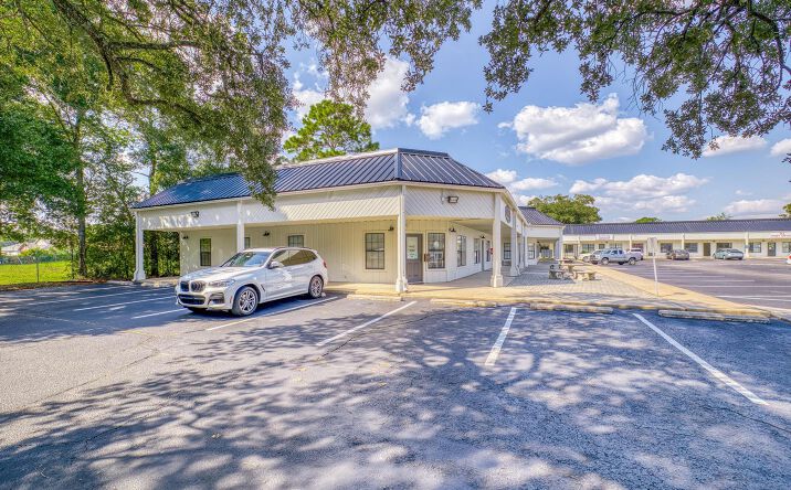 Pictures of Retail, Office property located at 2400 W Michigan Ave, Pensacola, FL 32526 for lease - image #1