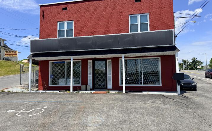 Pictures of Office, Retail property located at eisenhower dr, Beckley, WV 25801 for lease - image #1