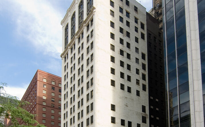 Pictures of Retail, Office property located at 205 West Randolph Street, Chicago, IL 60606 for lease - image #1