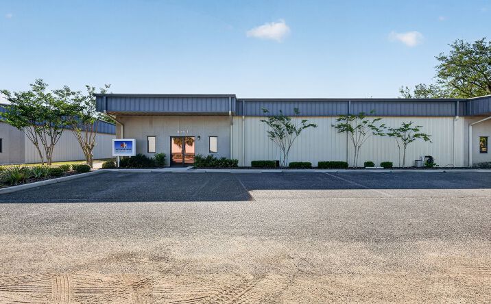 Pictures of Office, Industrial property located at 304 RICHEY RD, LEESBURG, FL 34748-7165 for lease - image #1