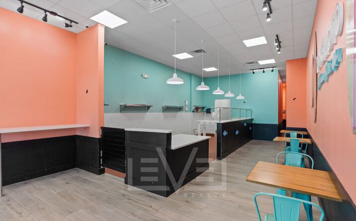 Pictures of Retail, Restaurant property located at 2705 East Commercial Boulevard, Fort Lauderdale, FL 33308 for lease - image #1