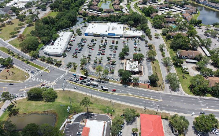 Pictures of Retail property located at 9550 Baymeadows Rd, Jacksonville, FL 32256 for lease - image #1