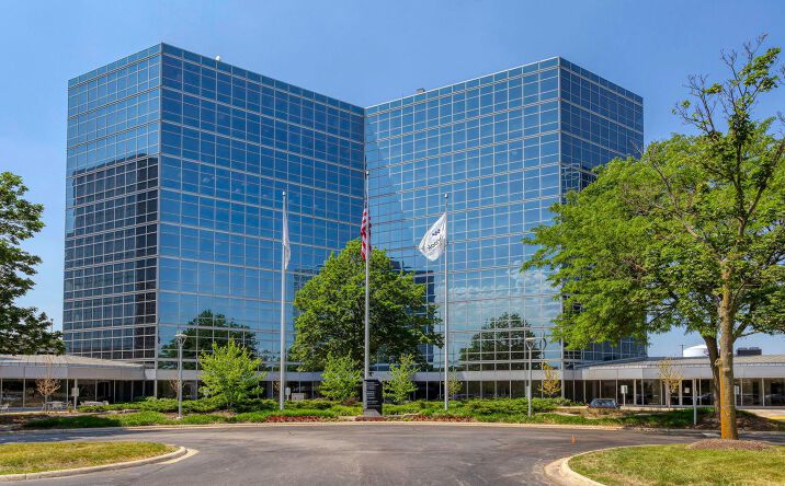 Pictures of Office property located at 2 Westbrook Corporate Center, Westchester, IL 60154 for lease - image #1