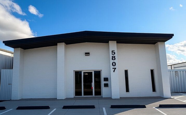 Pictures of Industrial property located at 5807 Star Ln, Houston, TX 77057 for lease - image #1
