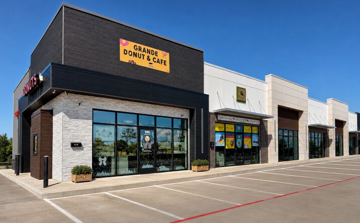 Pictures of Retail, Office, Restaurant property located at 986 East Grande Boulevard, Tyler, TX 75703 for lease - image #1