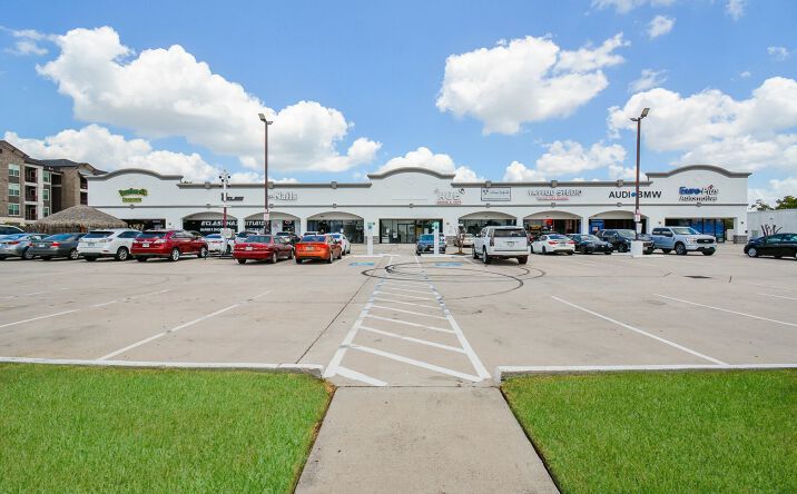 Pictures of Retail property located at 12970 Westheimer Rd, Houston, TX 77077 for lease - image #1