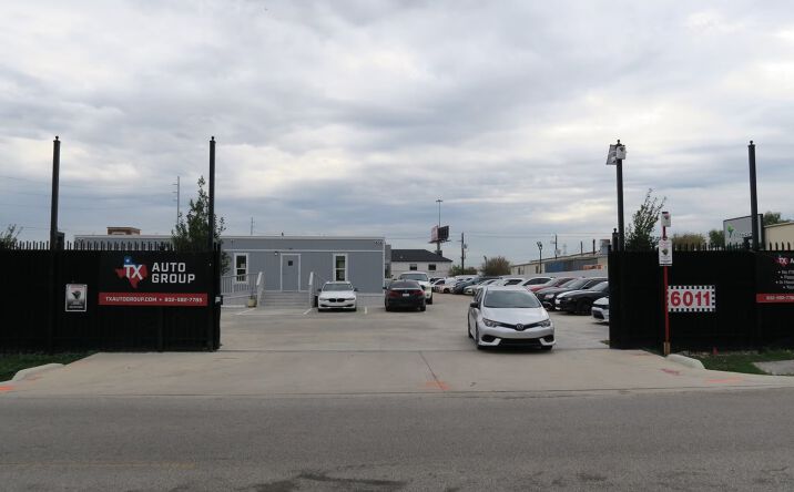 Pictures of Retail property located at 6011 Skyline Dr, Houston, TX 77057 for lease - image #1