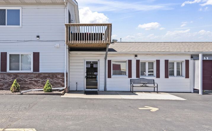 Pictures of Office property located at 2945 E SANGAMON Avenue, Springfield, IL 62702 for lease - image #1