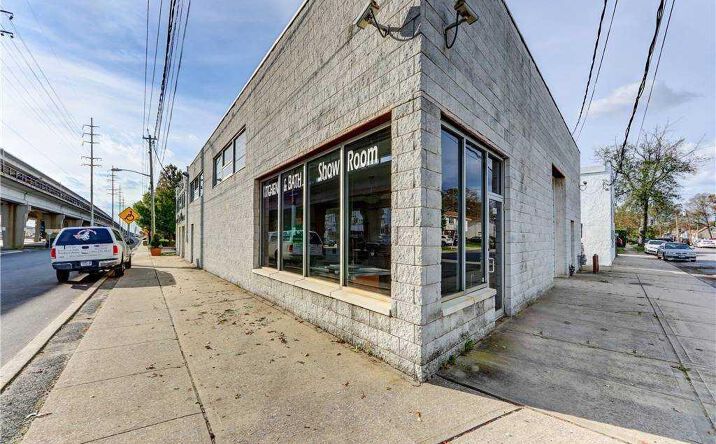 Pictures of Retail property located at 116-120 E. Hoffman Avenue, Lindenhurst, NY 11795 for lease - image #1