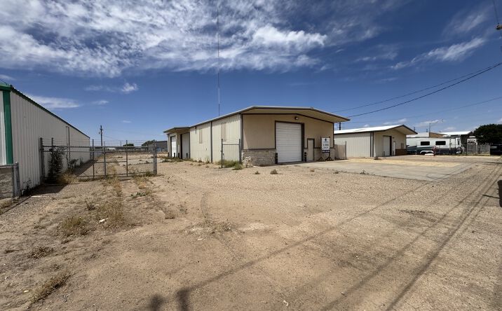 Pictures of Industrial, Office, Land property located at 8412 AVE P, LUBBOCK, TX 79423-3528 for lease - image #1