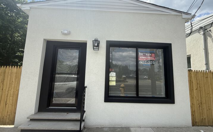 Pictures of Retail property located at 216 S BLACK HORSE PIKE, BLACKWOOD, NJ 08012-2955 for lease - image #1