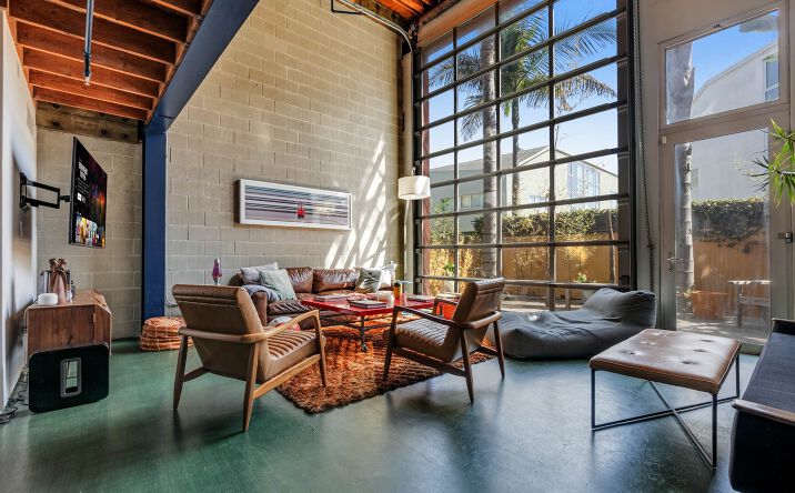 Pictures of Office property located at 2114 Narcissus Court, Los Angeles, CA 90291 for lease - image #1