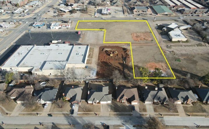 Pictures of Retail, Land property located at 3016 E Memorial Rd, Edmond, OK 73013 for lease - image #1