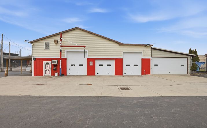 Pictures of Retail property located at 2910 Louisiana Ave, Niagara Falls, NY 14305 for lease - image #1