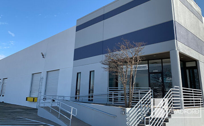 Pictures of Industrial property located at 2905 Suffolk Drive, Fort Worth, TX 76133 for lease - image #1