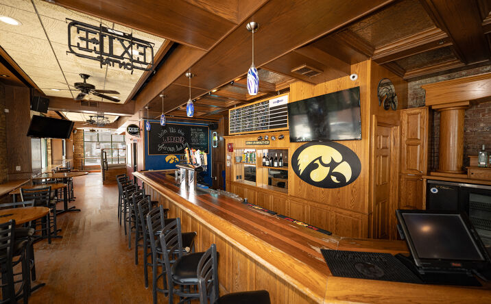Pictures of Restaurant, Special Purpose property located at 100 Main Street, Dubuque, IA 52001 for lease - image #1