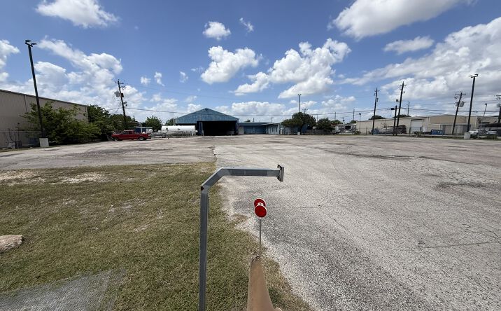 Pictures of Industrial, Land property located at 1502 GALVESTON ST, SOUTH HOUSTON, TX 77587-5414 for lease - image #1