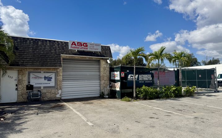 Pictures of Industrial property located at 988 NW 51ST PL, FORT LAUDERDALE, FL 33309 for lease - image #1