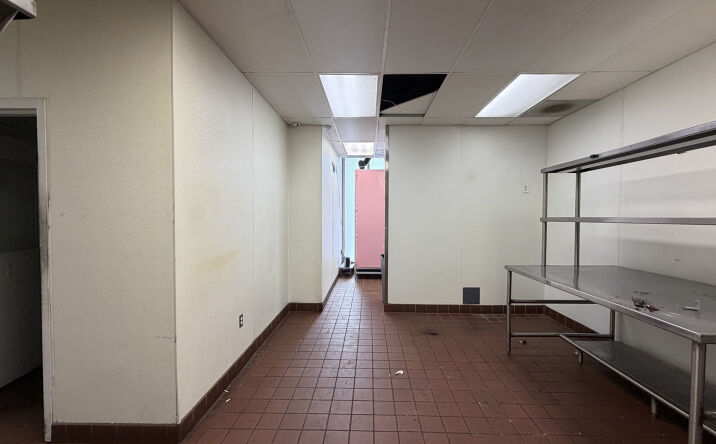 Pictures of Retail, Restaurant property located at 9631 S Santa Monica, Beverly Hills, CA 90210 for lease - image #1