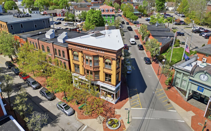 Pictures of Retail, Office property located at 45 MAIN ST, AMESBURY, MA 01913-2823 for lease - image #1
