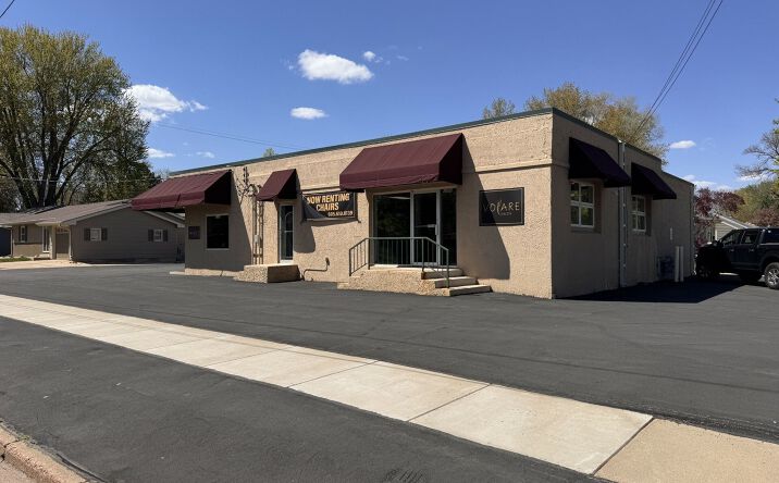Pictures of Retail property located at 1700 W. 33rd Street, Sioux Falls, SD 57105 for lease - image #1