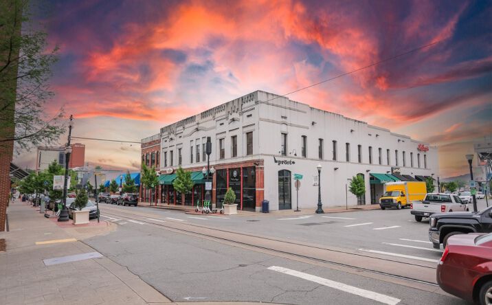 Pictures of Retail, Office, Restaurant property located at 318 President Clinton Avenue, Little Rock, AR 72201 for lease - image #1